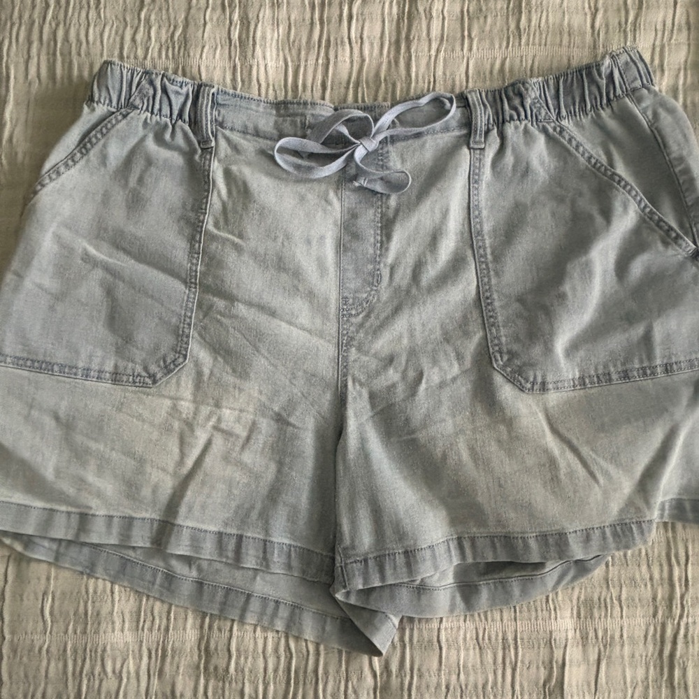Terra & Sky Light Denim Shorts